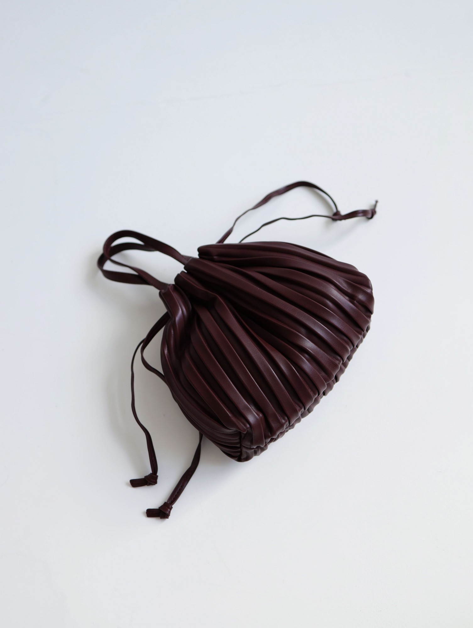 

Женская сумка Bagsmini Masha с короткой ручкой Винная