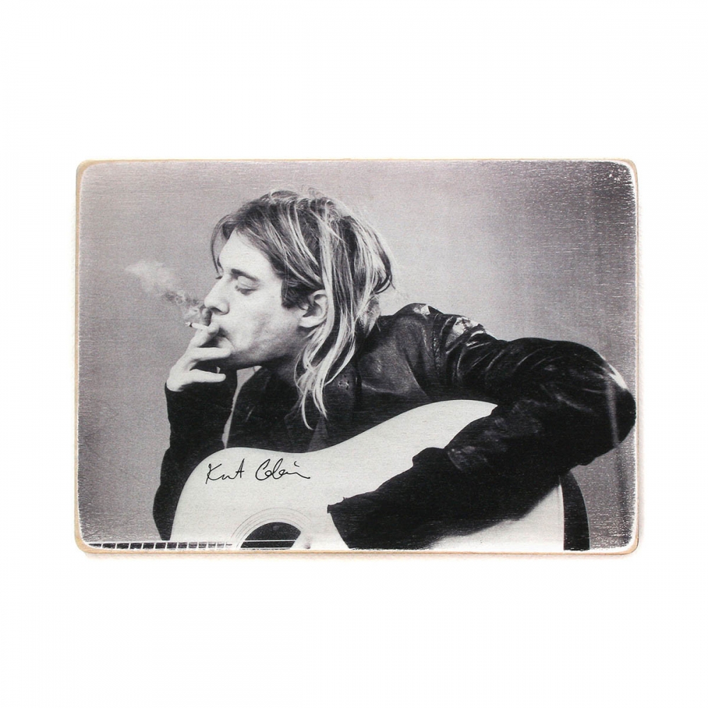 

Деревянный постер Музыка Kurt Cobain. Курт Кобейн играет на гитаре А2