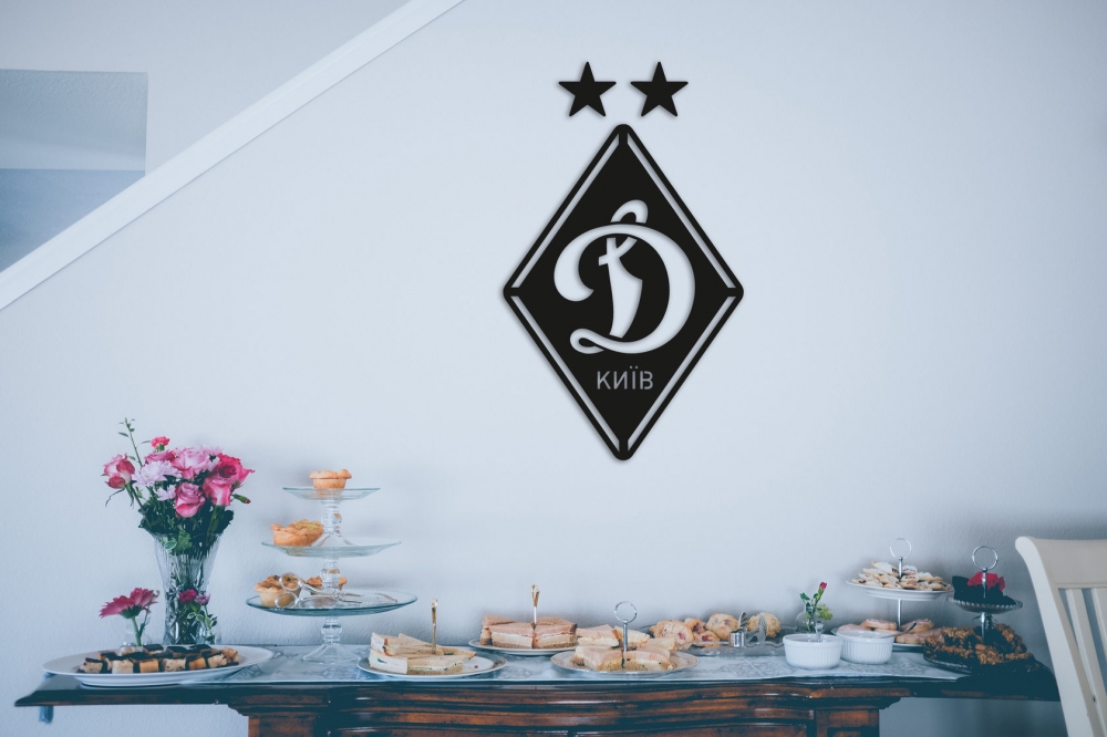 

Деревянная картина - панно Эмблемы Футбольных Клубов Динамо Київ 110х66 см