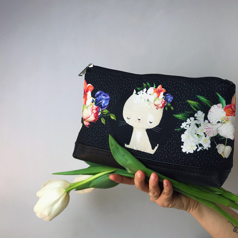 

Косметичка дорожная женская Lovely Весна внутри Presentville 26х15х8 см 000175756