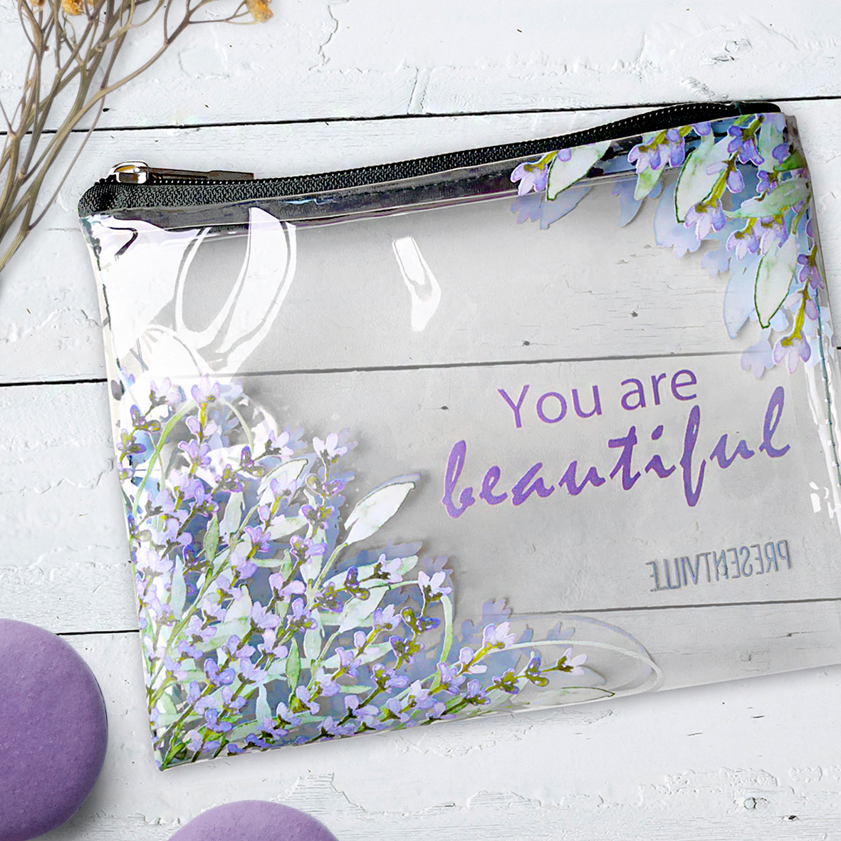 

Косметичка пластиковая прозрачная You are beautiful Presentville 18,5х15 см 000177171