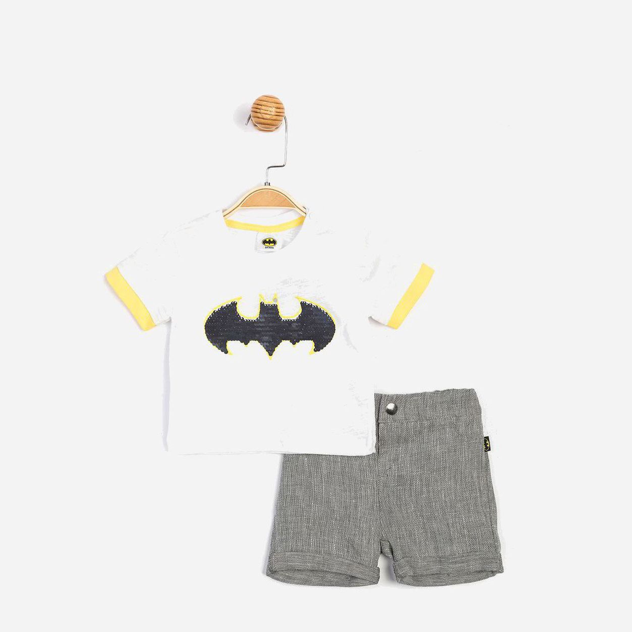 

Костюм (футболка + шорты) Cimpa Batman BM15585 74-80 см Бело-серый