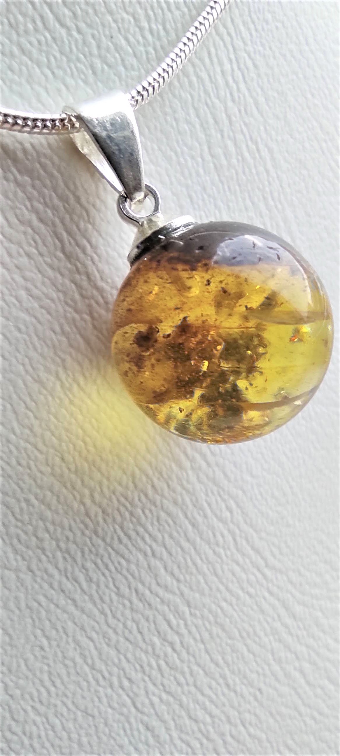 

Кулон Шар MINOV 1072 из янтаря на цепочке в подарок коробочка