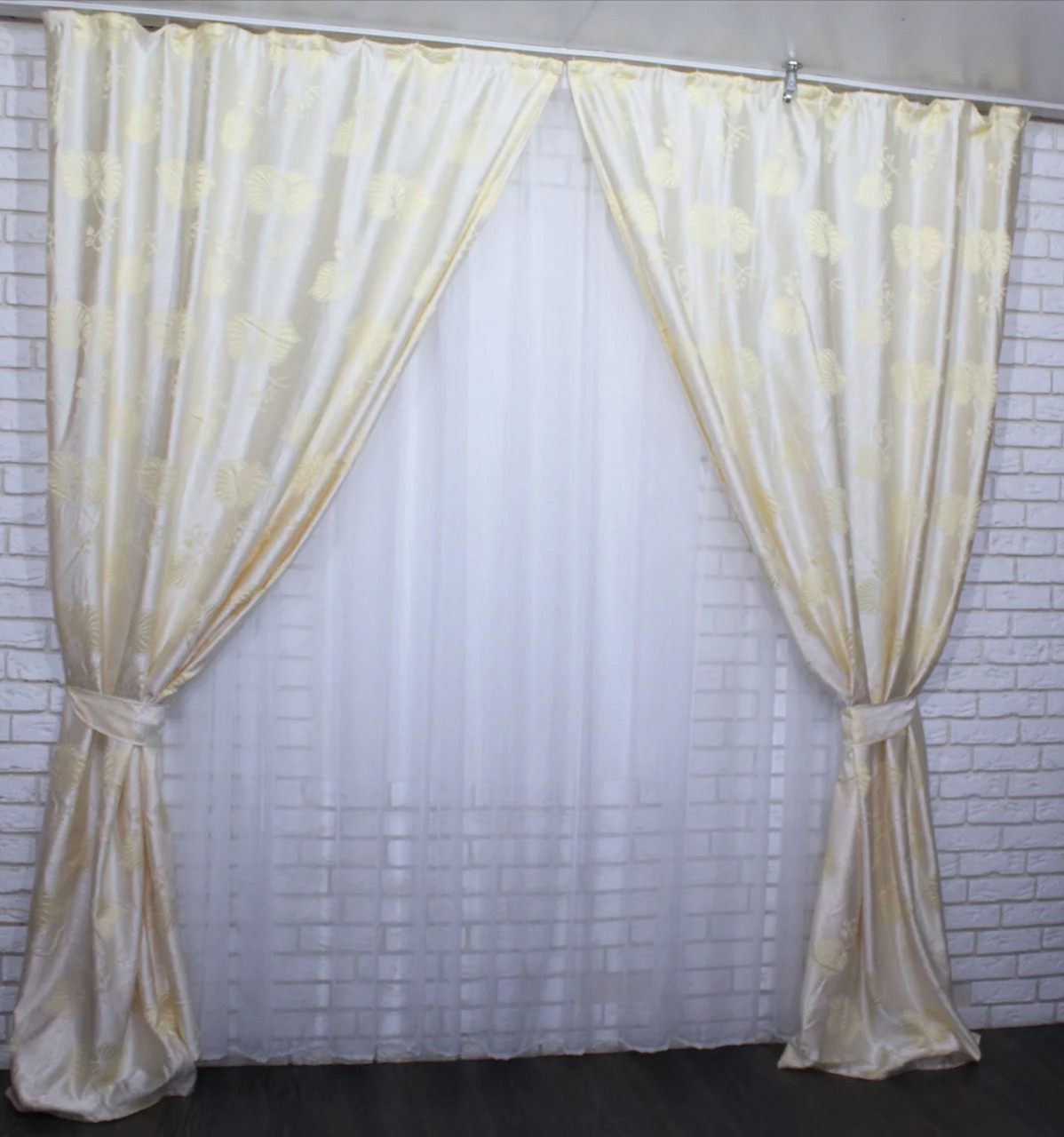 

Комплект жаккардовых штор Chtextil Бежевый с узором