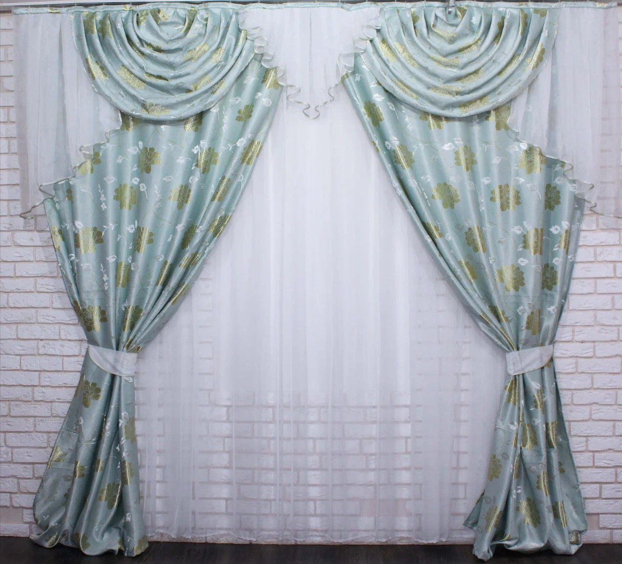 

Шторы с ламбрекеном Chtextil на карниз 3м. Бирюзовый с золотистым принтом