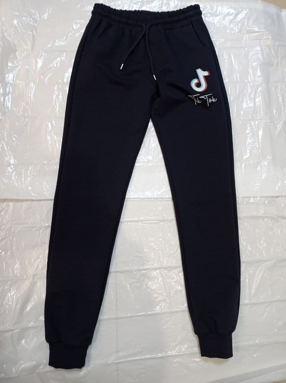 

Спортивные штаны на манжете Турция 146 (11 лет)