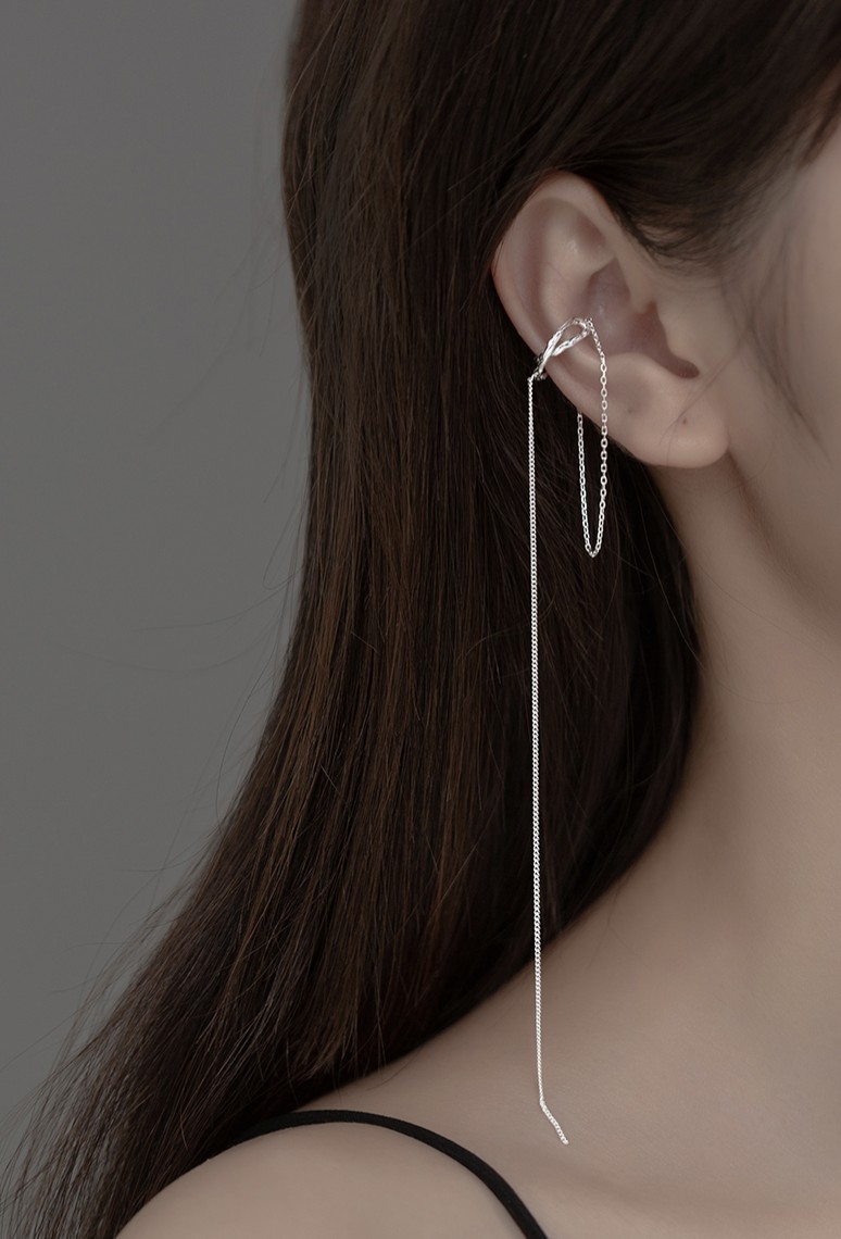

Серебряная каффа Изыск без прокола с цепочкой 18 см