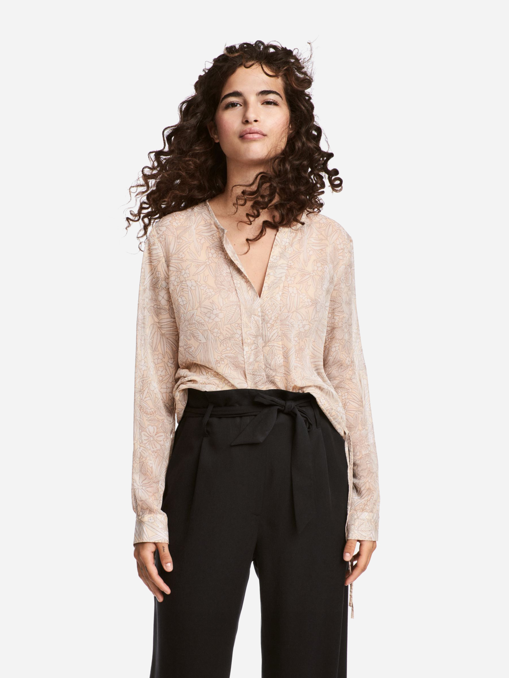 

Блузка H&M 01-0535455-011  Бежевая (СА2000001509791, Блузка H&M 01-0535455-011 38 Бежевая (СА2000001509791)