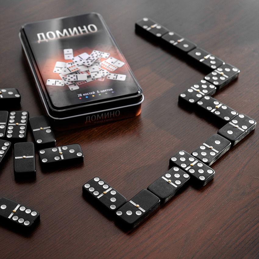 

Домино GB черное в жестяной коробке игра настольная LX 299