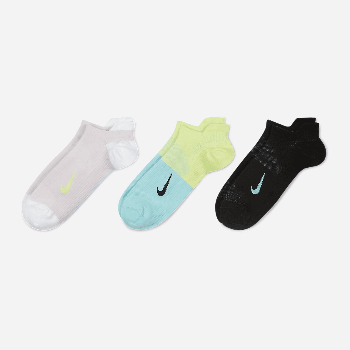 

Набор носков Nike Everyday Plus Ltwt Ns 3Pr S (-) 3 пары Разноцветный, Набор носков Nike Everyday Plus Ltwt Ns 3Pr S (34-38) 3 пары Разноцветный