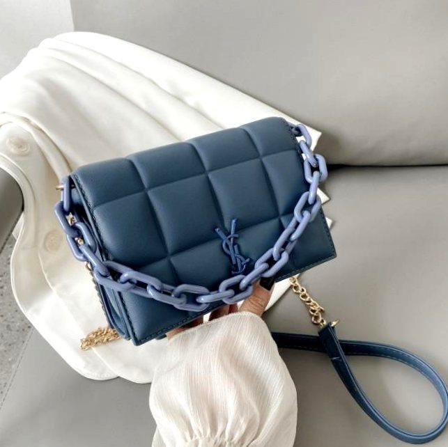 

Модная молодежная женская сумочка клатч стеганая с цепочкой 00588 Синий цвет