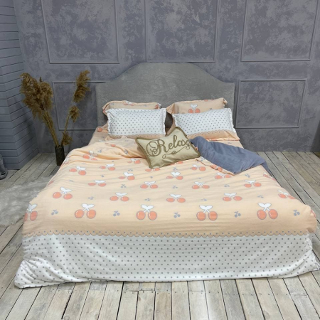 

Плюшевое постельное белье микрофибра Cappone Вишенки 160х200 см
