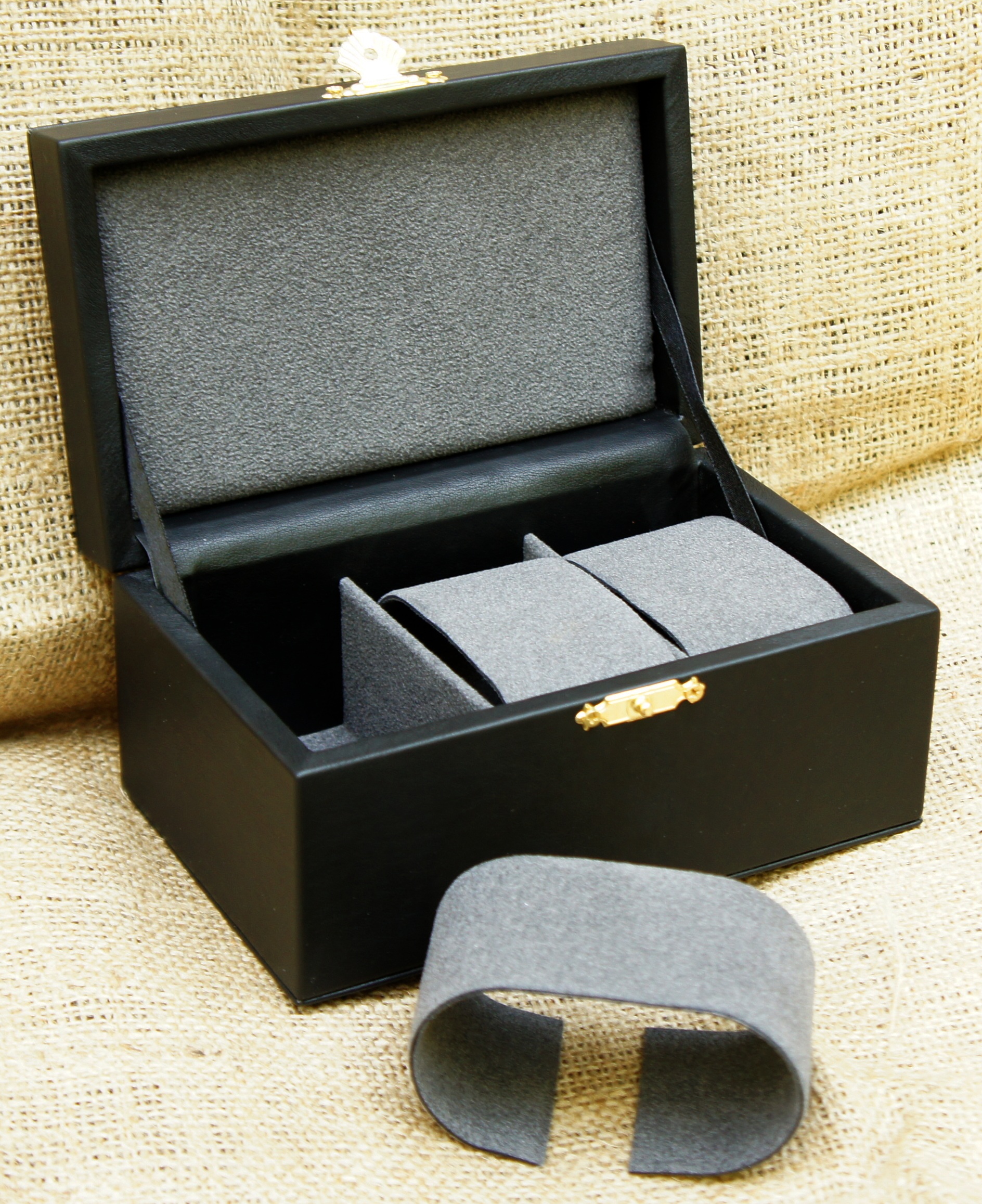 

Шкатулка для 3х часов "Гермес"