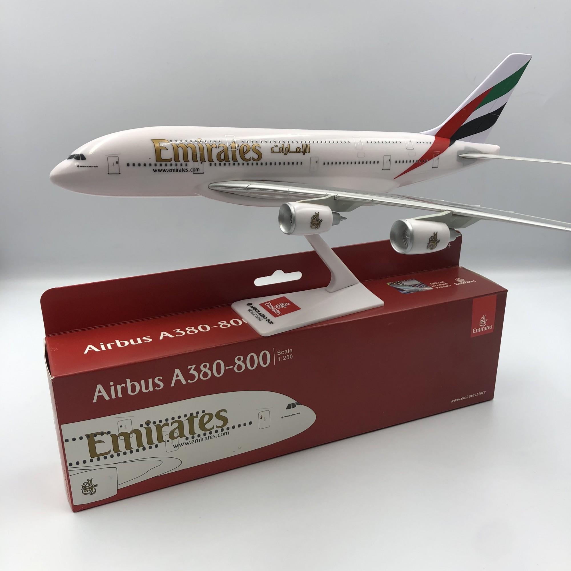 

Модель літака Airbus A380 Emirates «non registration»