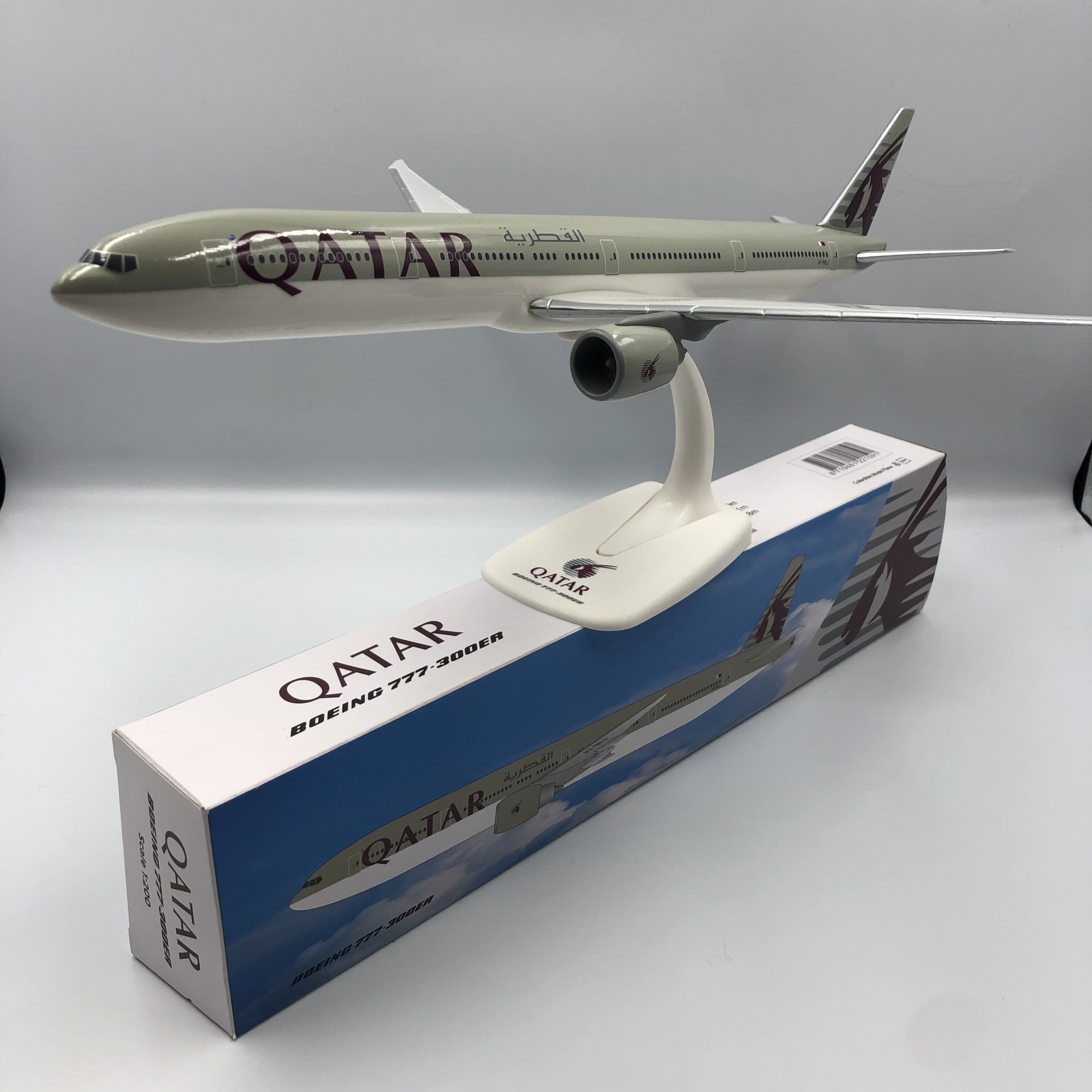 

Модель літака Boeing 777-300ER Qatar airways A7-BEJ
