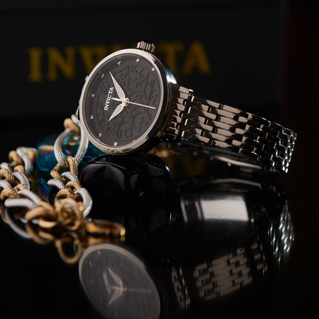 

Американские классические наручные часы Invicta 31939. Цепочка в подарок