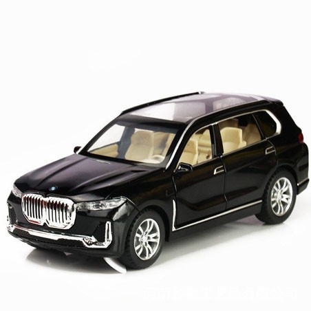 

Коллекционная машинка АвтоСвіт BMW X7 металлическая модель в масштабе 1:32 черная