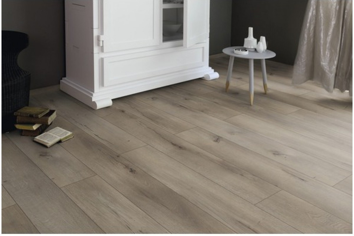 

Ламинат MasterFloor by Kaindl Premium plank Дуб PLENO Фаска v4 8мм/32 клас