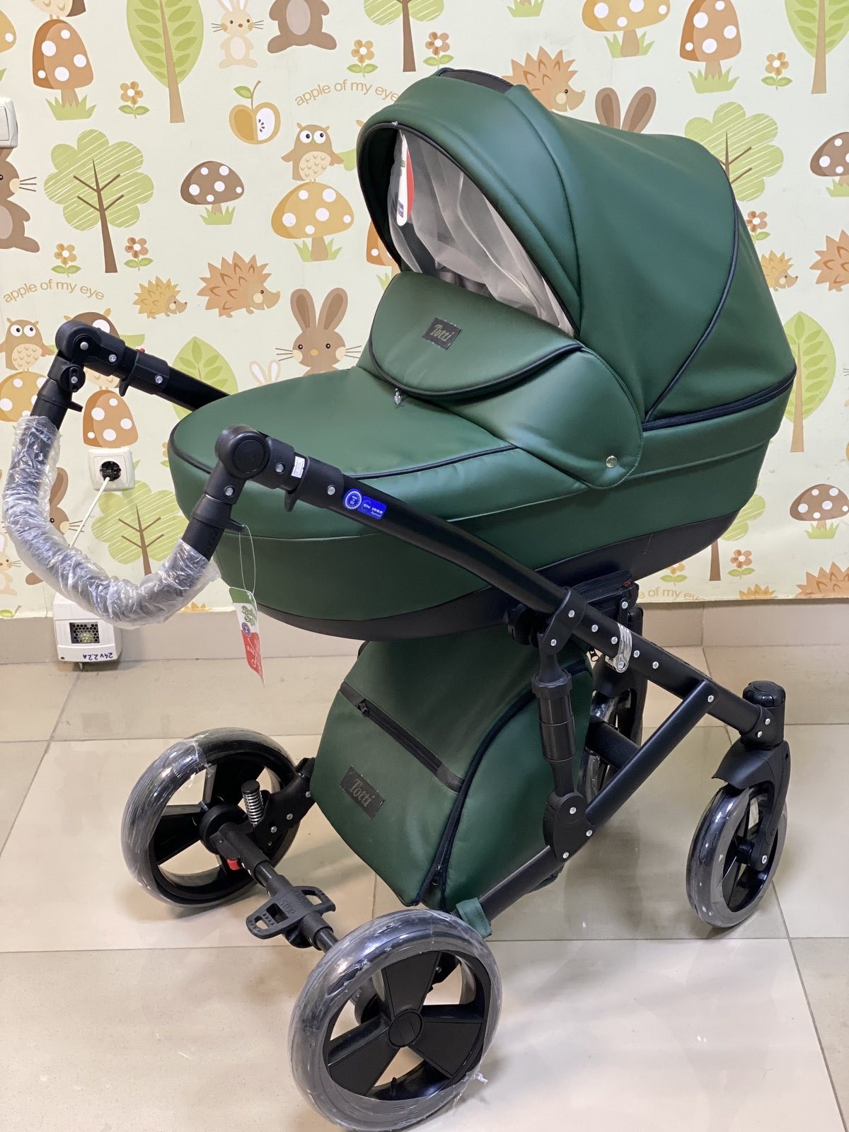 

Універсальна коляска 2 в 1 BabyPram Totti lether green