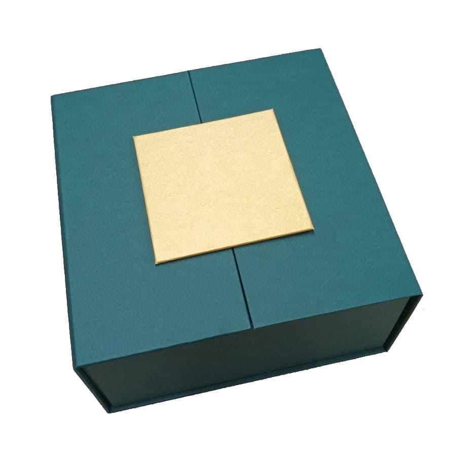 

Подарочная премиум коробка MyIDi Premium beauty 20х20х10 box (000004)