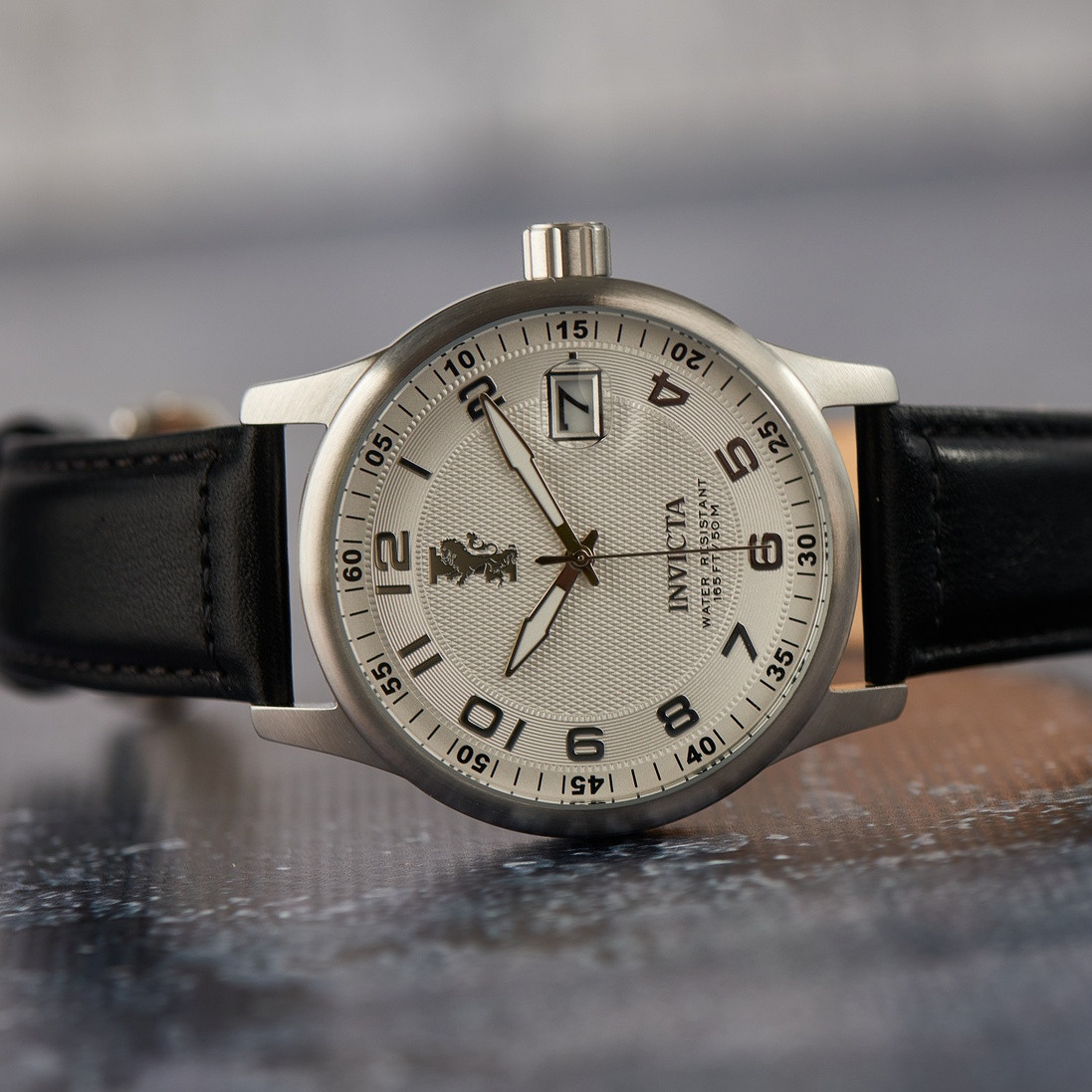 

Американские классические мужские часы (Инвикта) INVICTA 12823 на кожаном ремешке