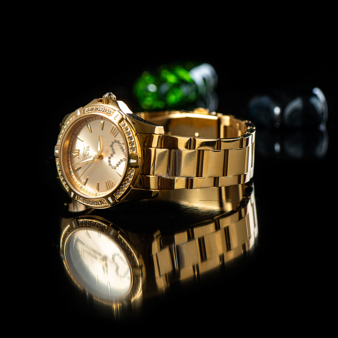 

Американские женские кварцевые часы Invicta 21384