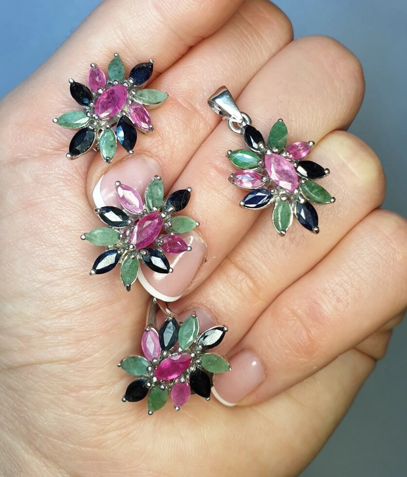 

Сережки серебряные с рубином, сапфиром, изумрудом 8,82 г