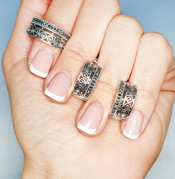 

Сережки серебряные с марказитом 7,37 г