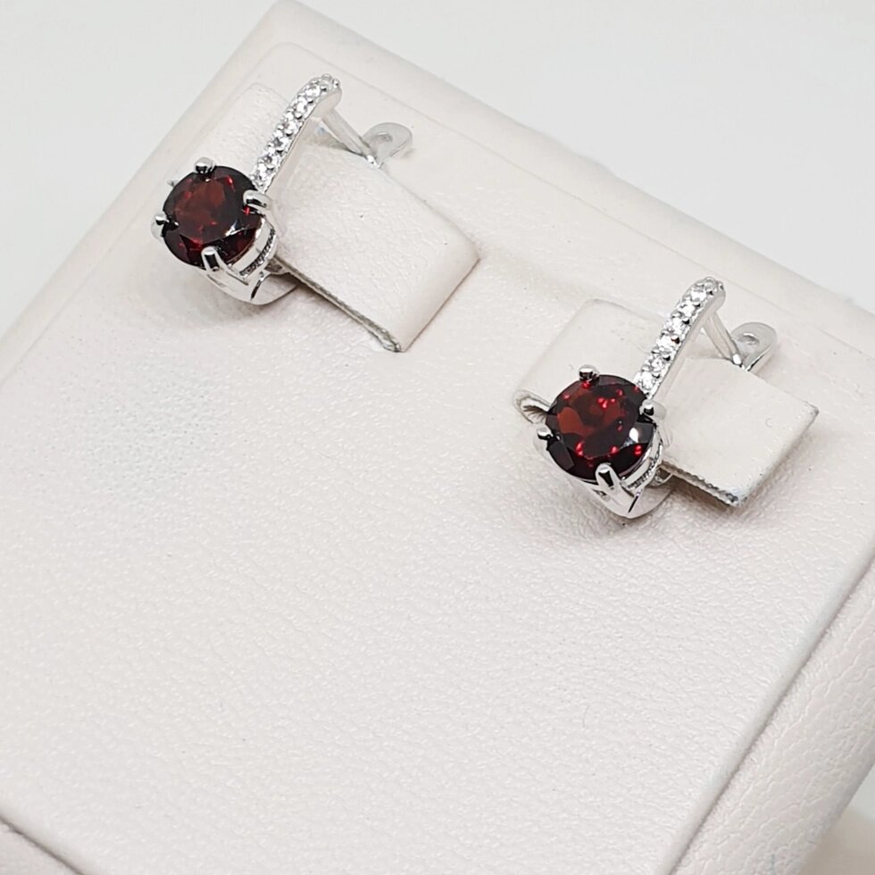 

Сережки серебряные с гранатом и кубическим цирконием 3,45 г
