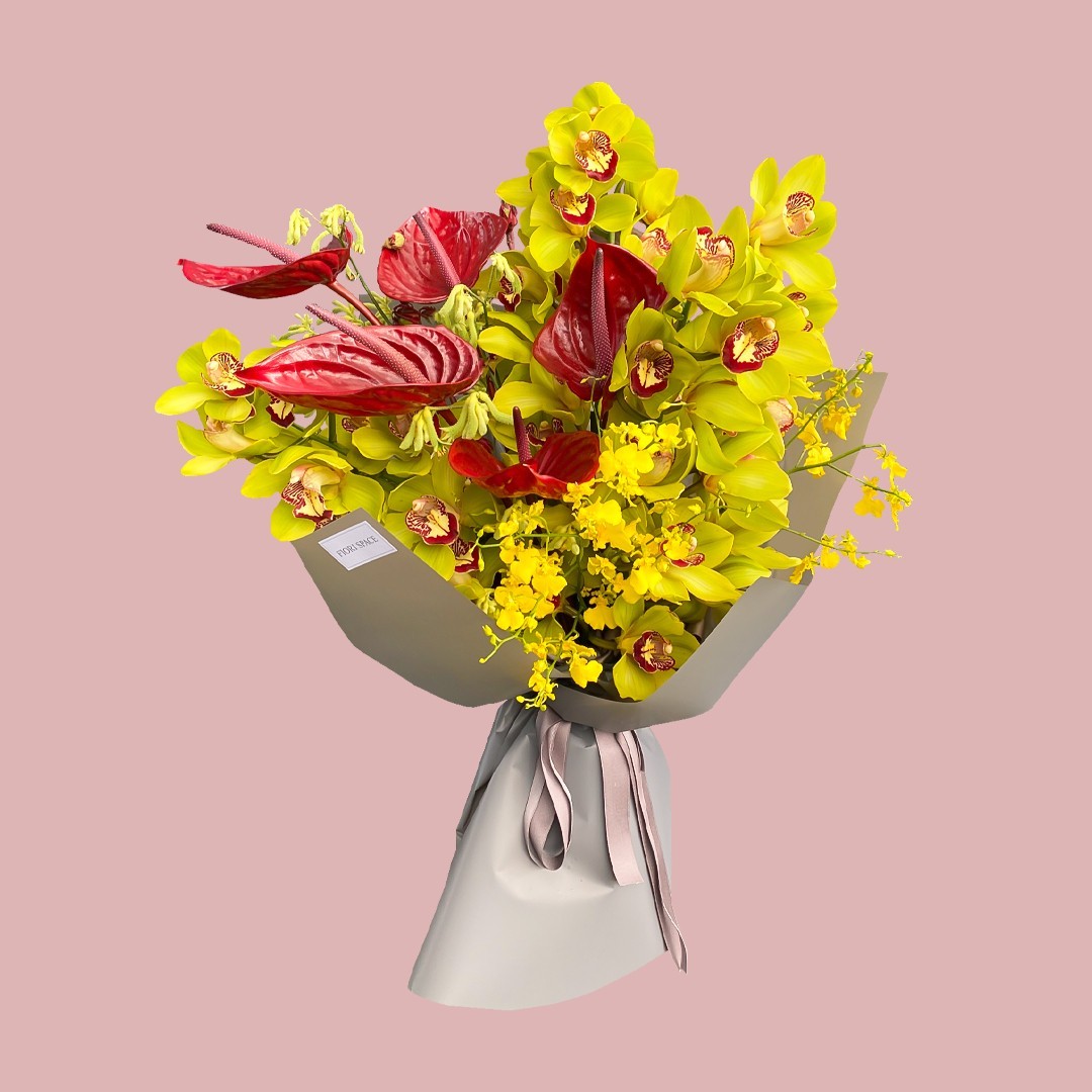 

Букет из свежих цветов Juiciness FIORI