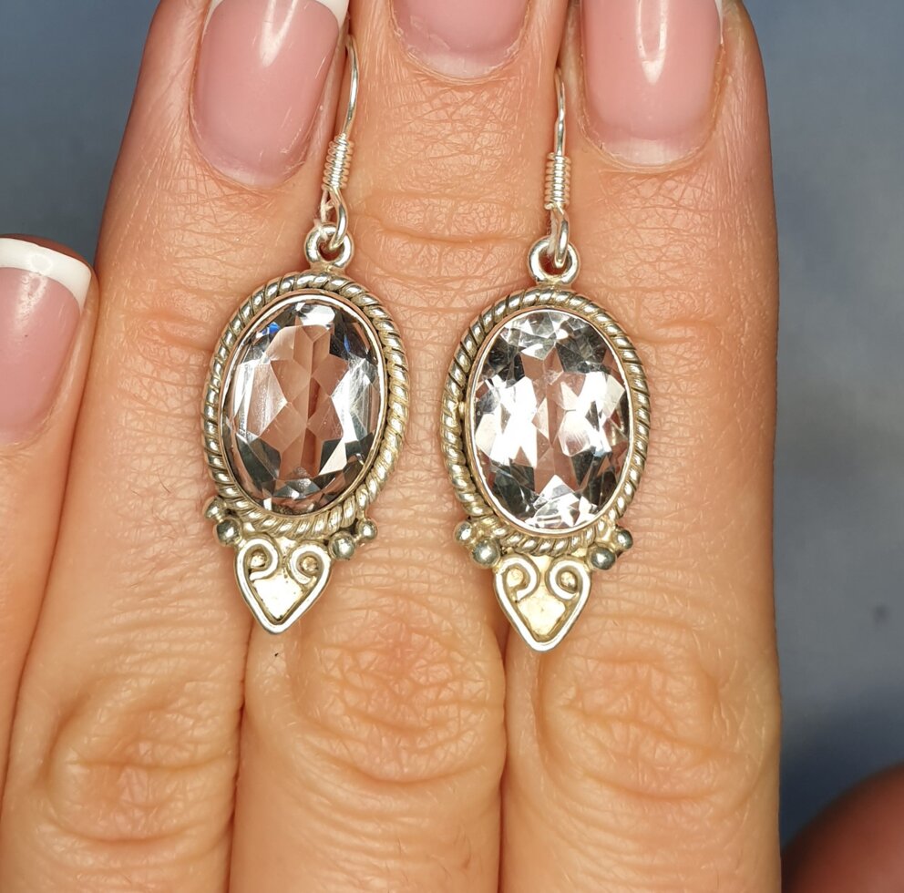 

Сережки серебряные с горным хрусталем 7,54 г