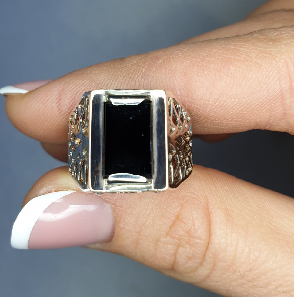 

Кольцо серебряное с агатом 19,5 5,66 г