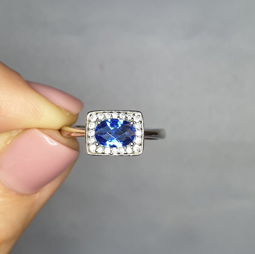 

Кольцо серебряное с сапфиром 18 2,75 г