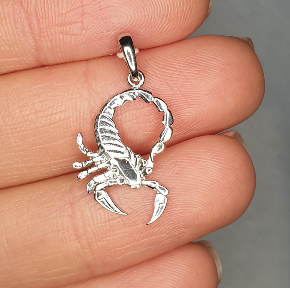 

Амулет серебряный "Скорпион" 0,90 г