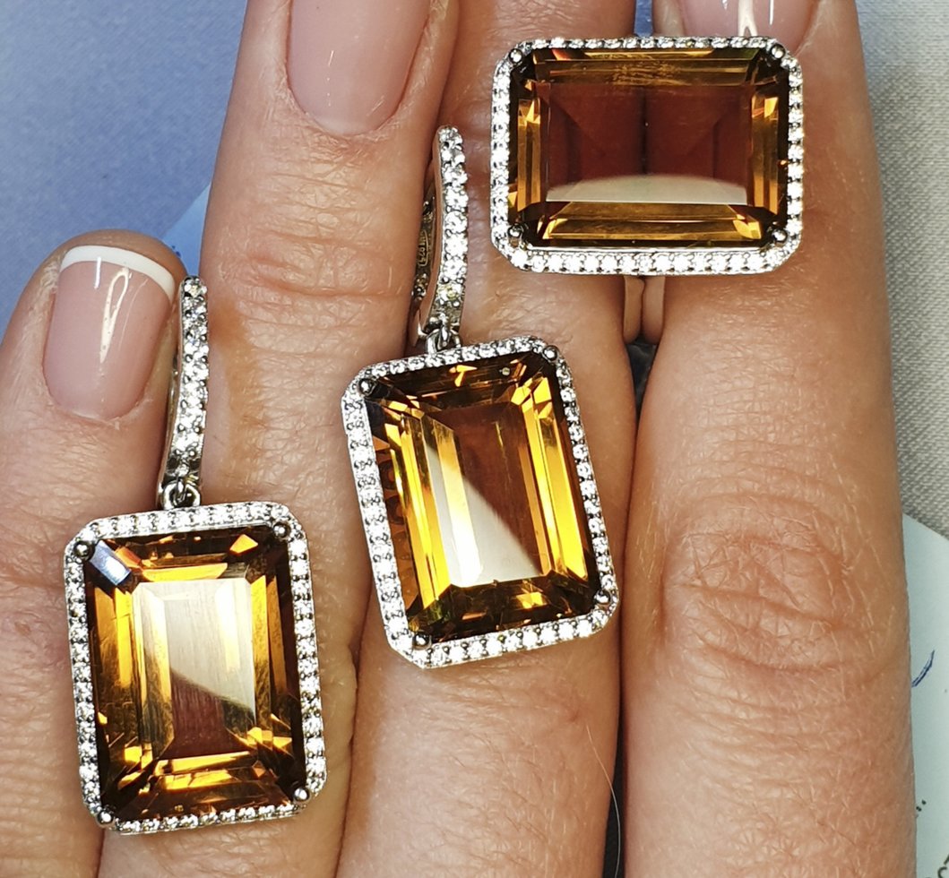 

Сережки серебряные с султанитом 16 г
