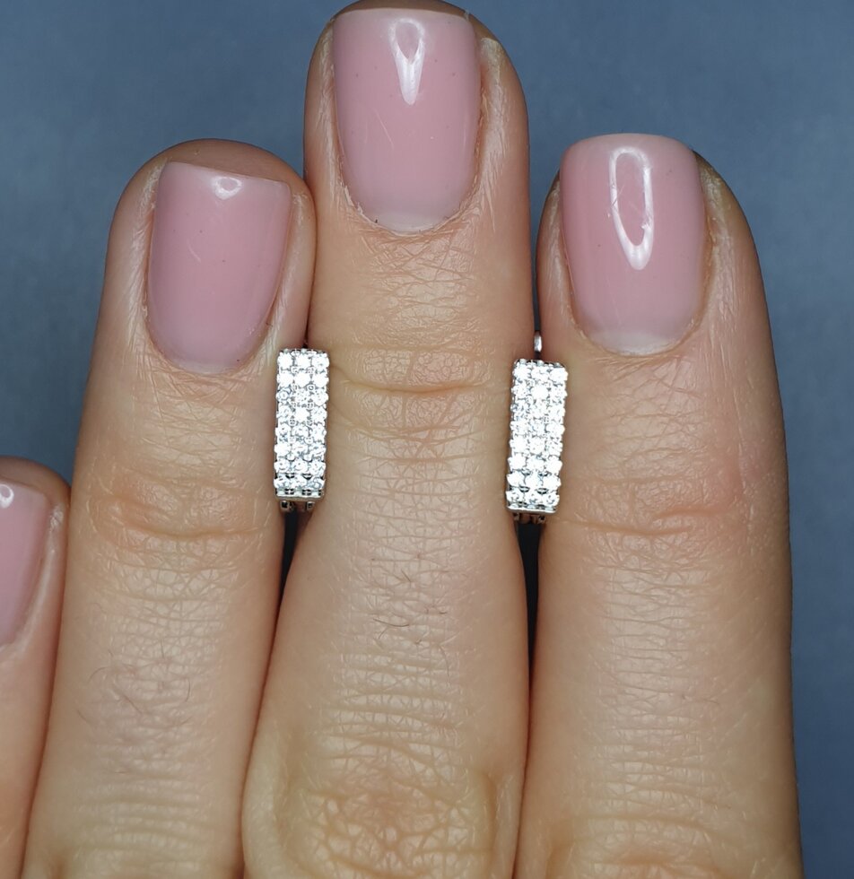 

Сережки серебряные с кубическим цирконием 2,23 г