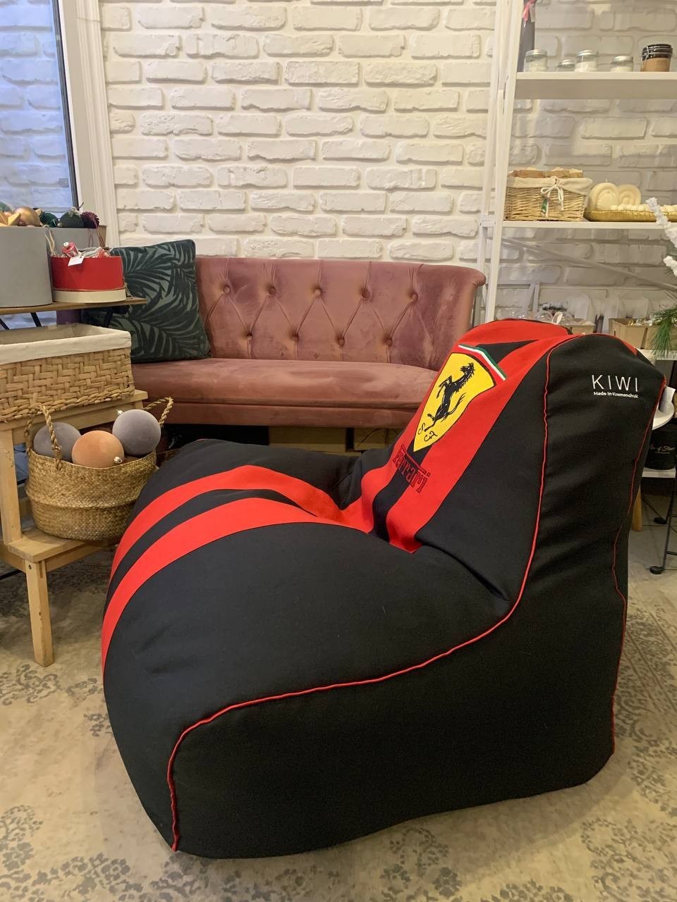 

Кресло KIWI куб Ferrari 110х90х90 см 11175876