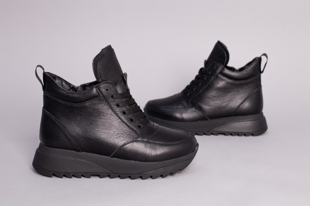 

Кросівки жіночі шкіряні демисезонні LuxuryShoes 9417-2д/38 (24,5 см) Чорний