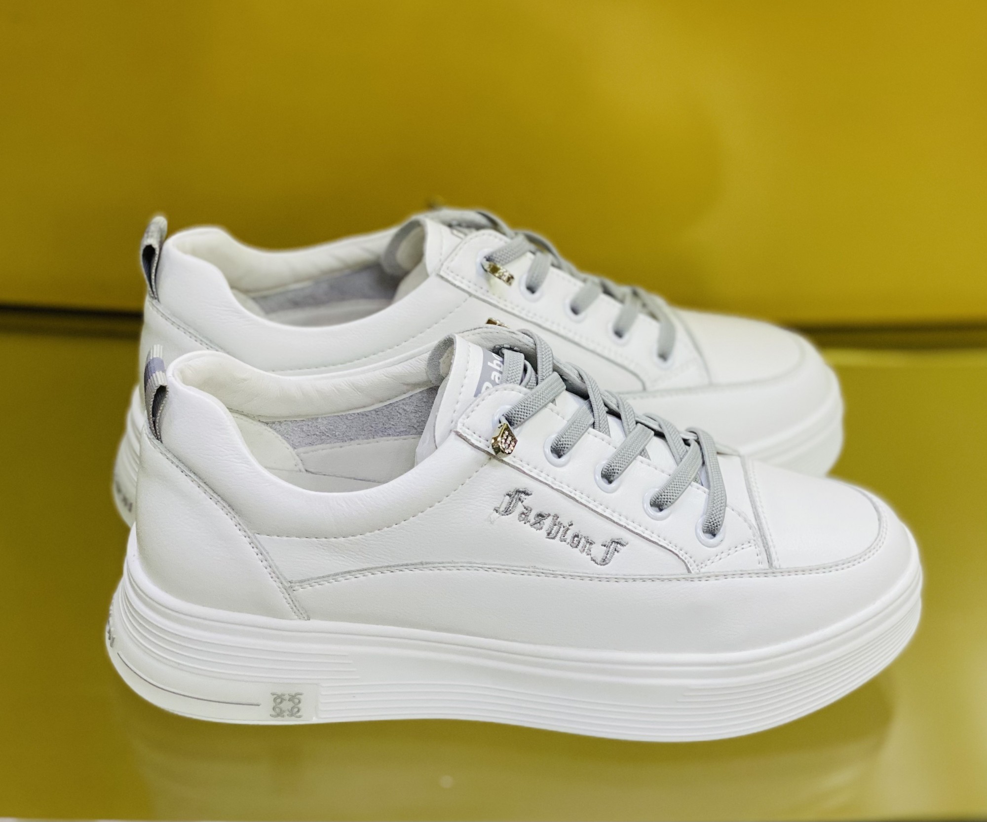 

Кроссовки COLOR ME 1219-22 Белые 38