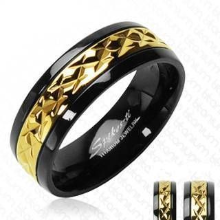 

Кольцо из титана Spikes R-TI-3743 с золотистой рельефной полосой по центру (Размер 8 (наш 18,2), ширина 6 мм)