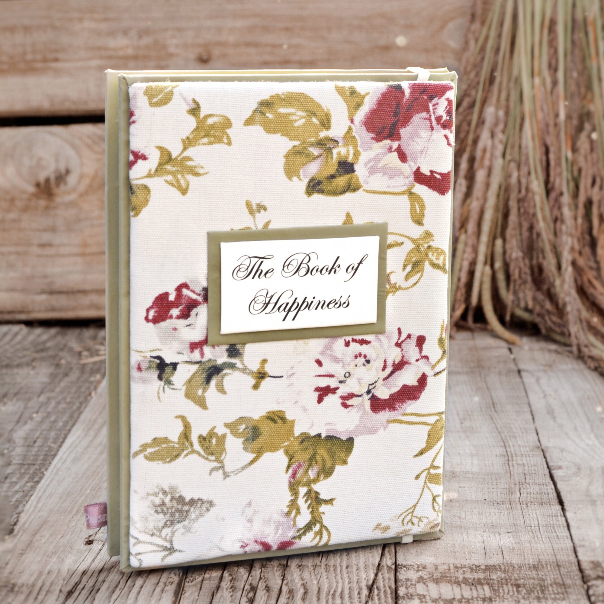 

Фотоальбом скрапбукинг Ivanka Present Книга Счастья для вклеивания фото 24х16 см цветочная