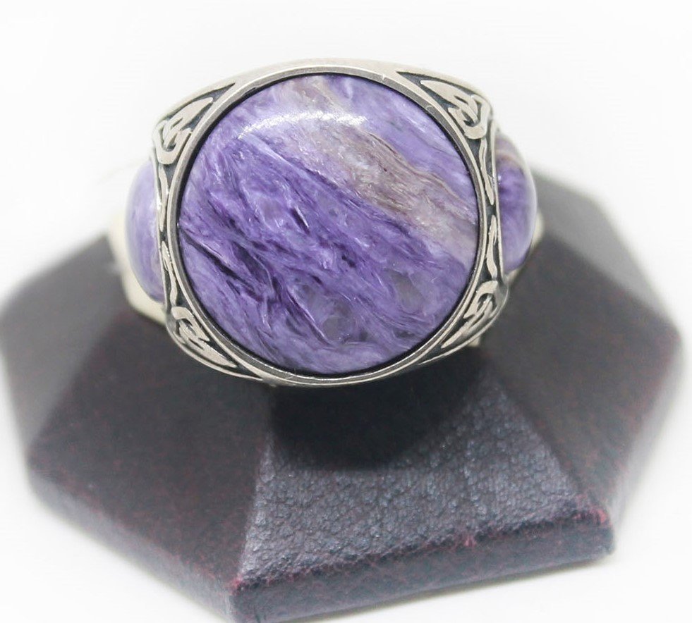 

Кольцо серебряное с чароитом 20 8,73 г