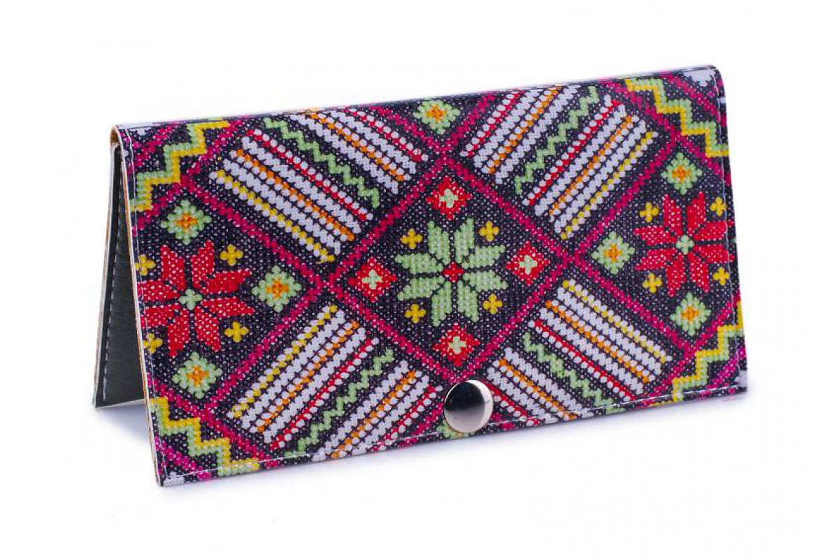 

Кошелек SKINS Вышивка.