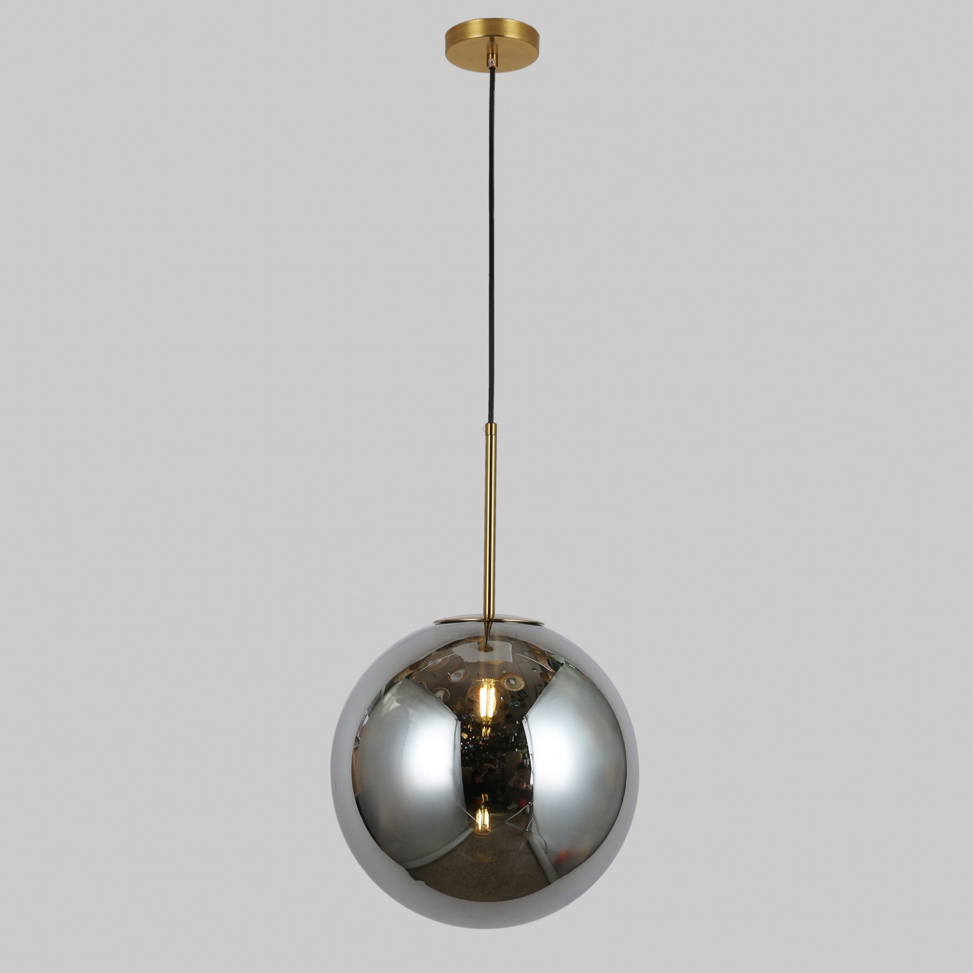 

Люстра LEVISTELLA Sphere бронзовая с черным шаром 30 см