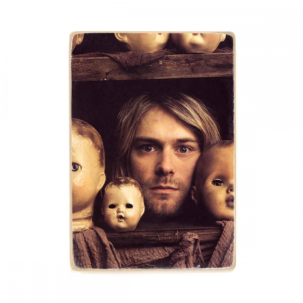 

Деревянный постер Музыка Nirvana. Kurt cobain. Нирвана, Курт кобейн среди кукол А1