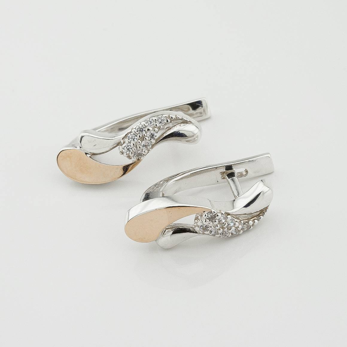 

Серебряные серьги с фианитами с золотыми накладками с775ф Диамант