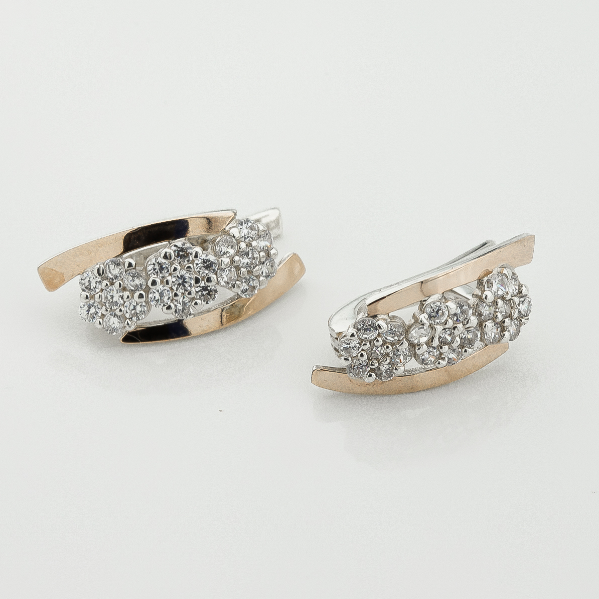 

Серебряные серьги с фианитами с золотыми накладками с630ф Диамант