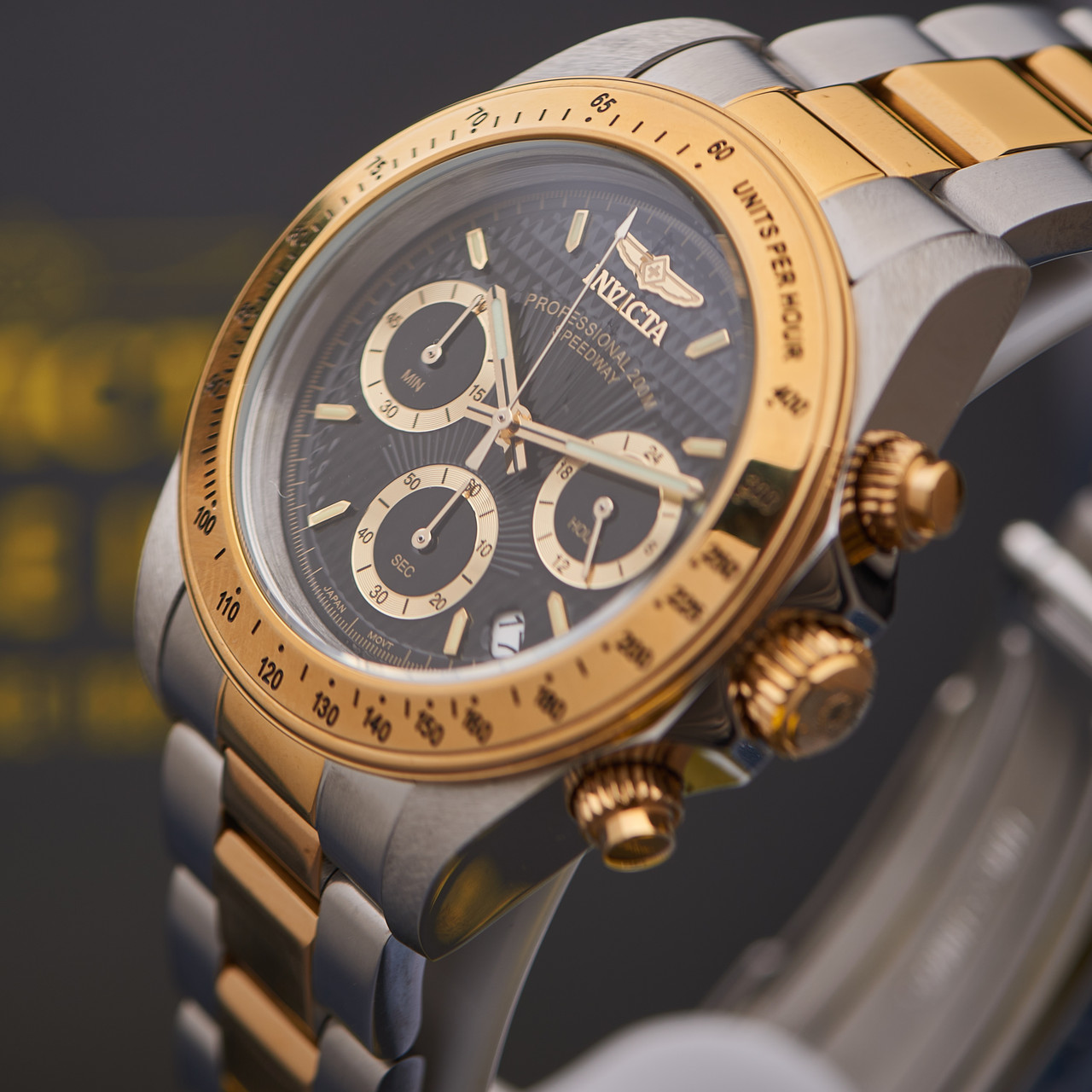 

Швейцарские мужские часы с Invicta 9224 Speedway