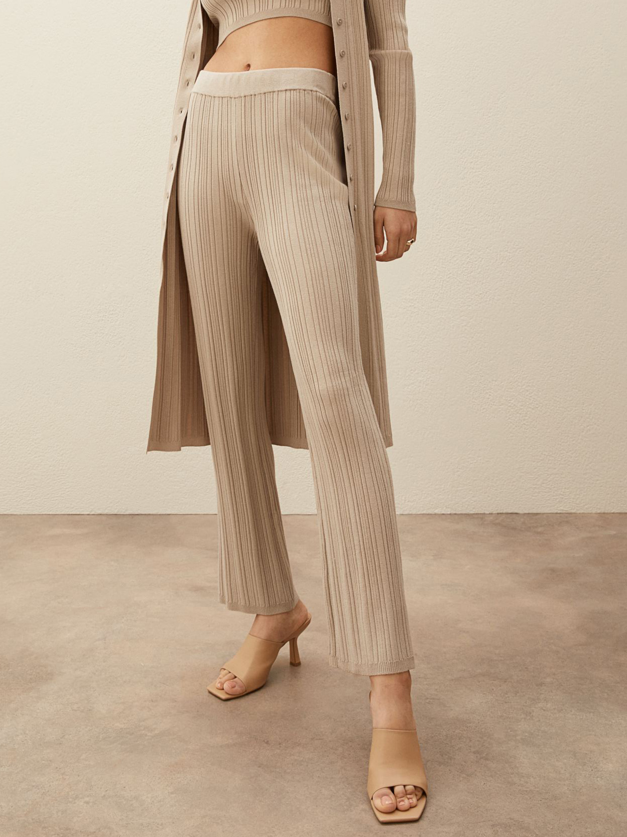 

Брюки H&M 9645643abr  Бежевые, Брюки H&M 9645643abr S Бежевые