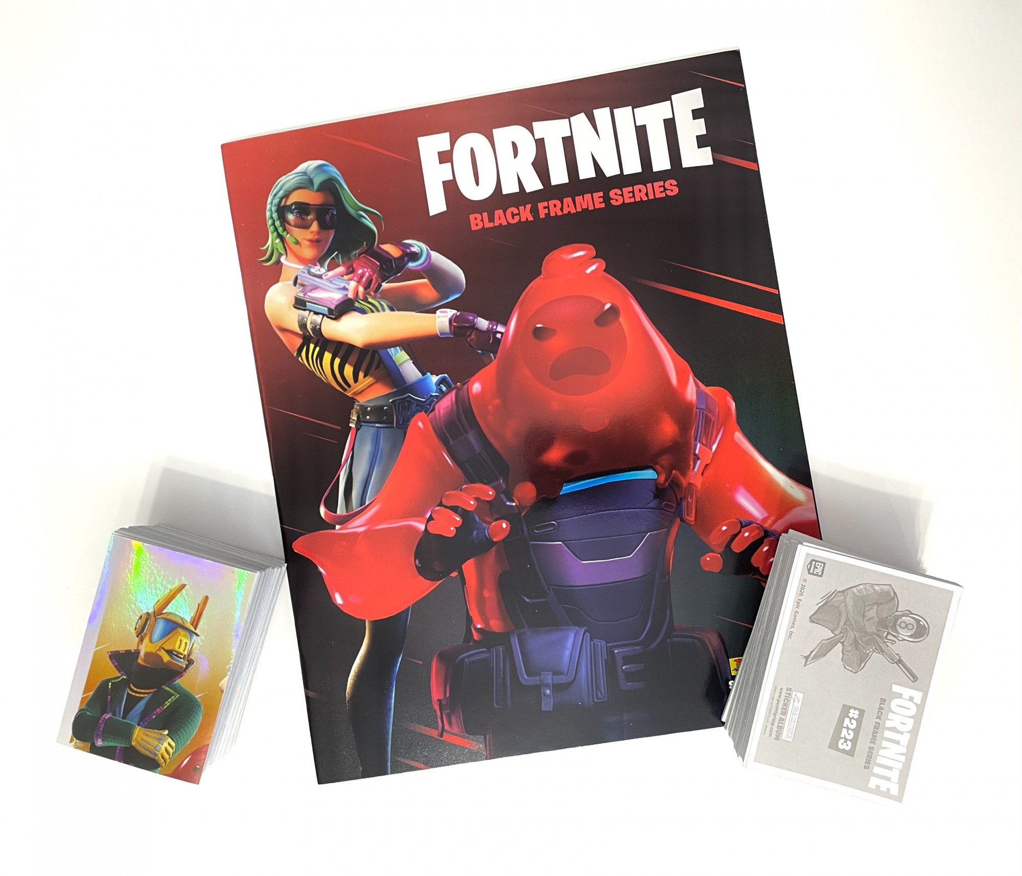 

Полная коллекция из 368 наклеек с альбомом Panini FORTNITE Black Frame Series